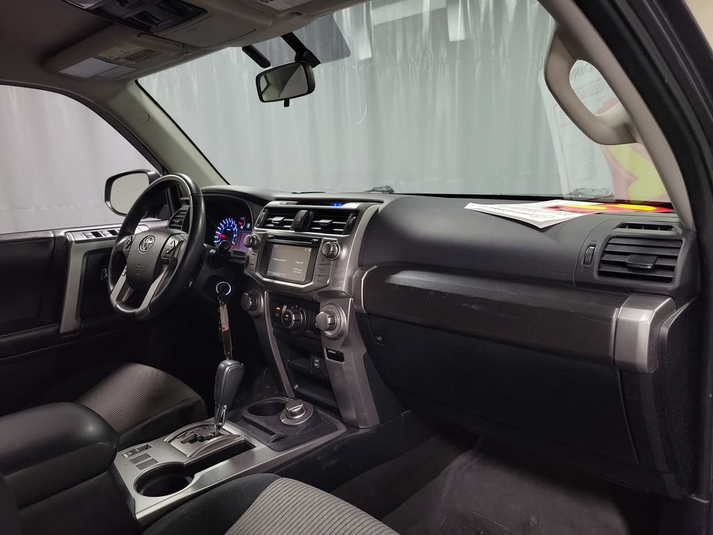Used 2019 Toyota 4Runner SR5 AWD/4WD image 27