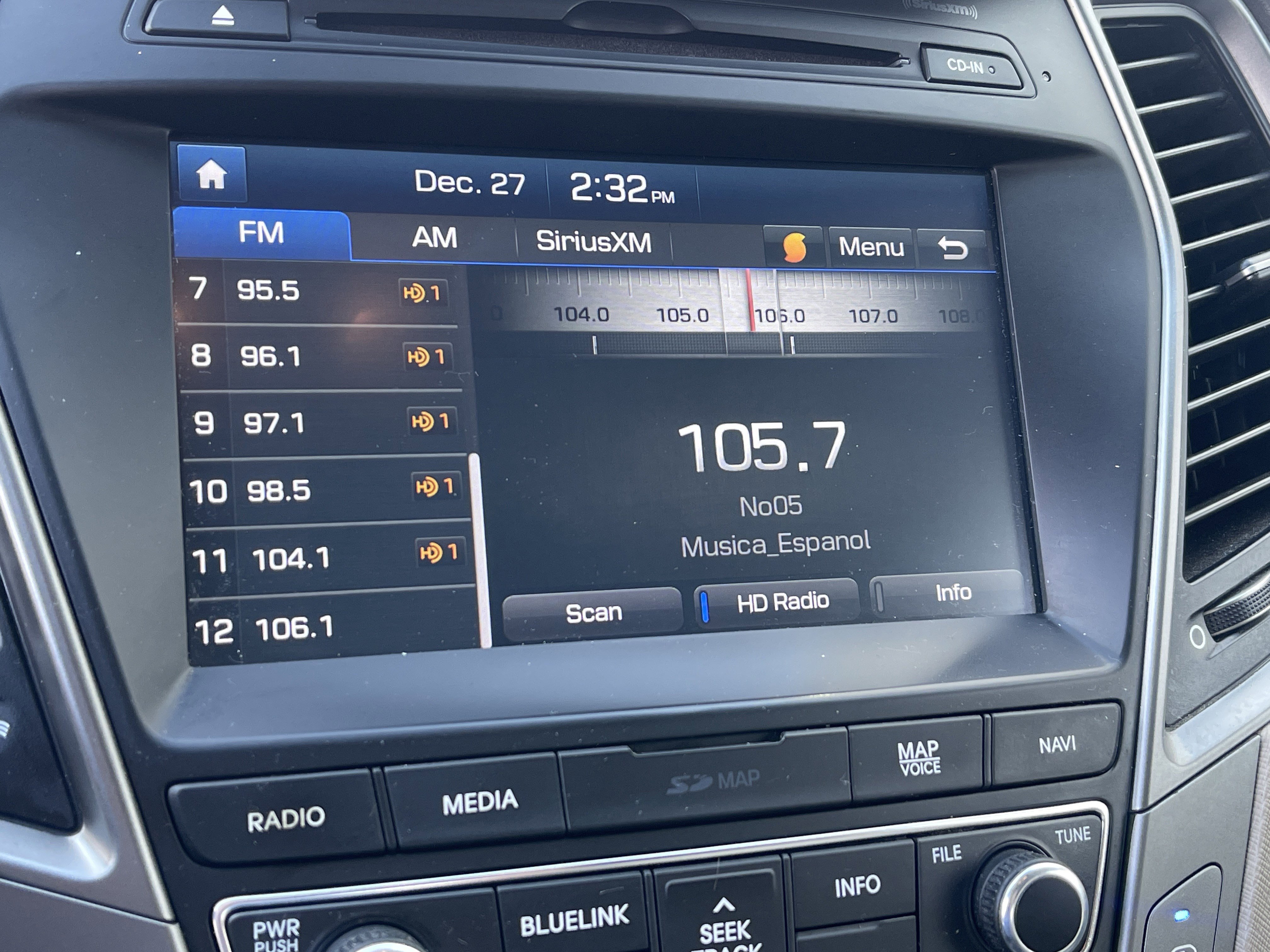 Used 2017 Hyundai Santa Fe Sport w/ 2.4L Tech Package 04 image 13