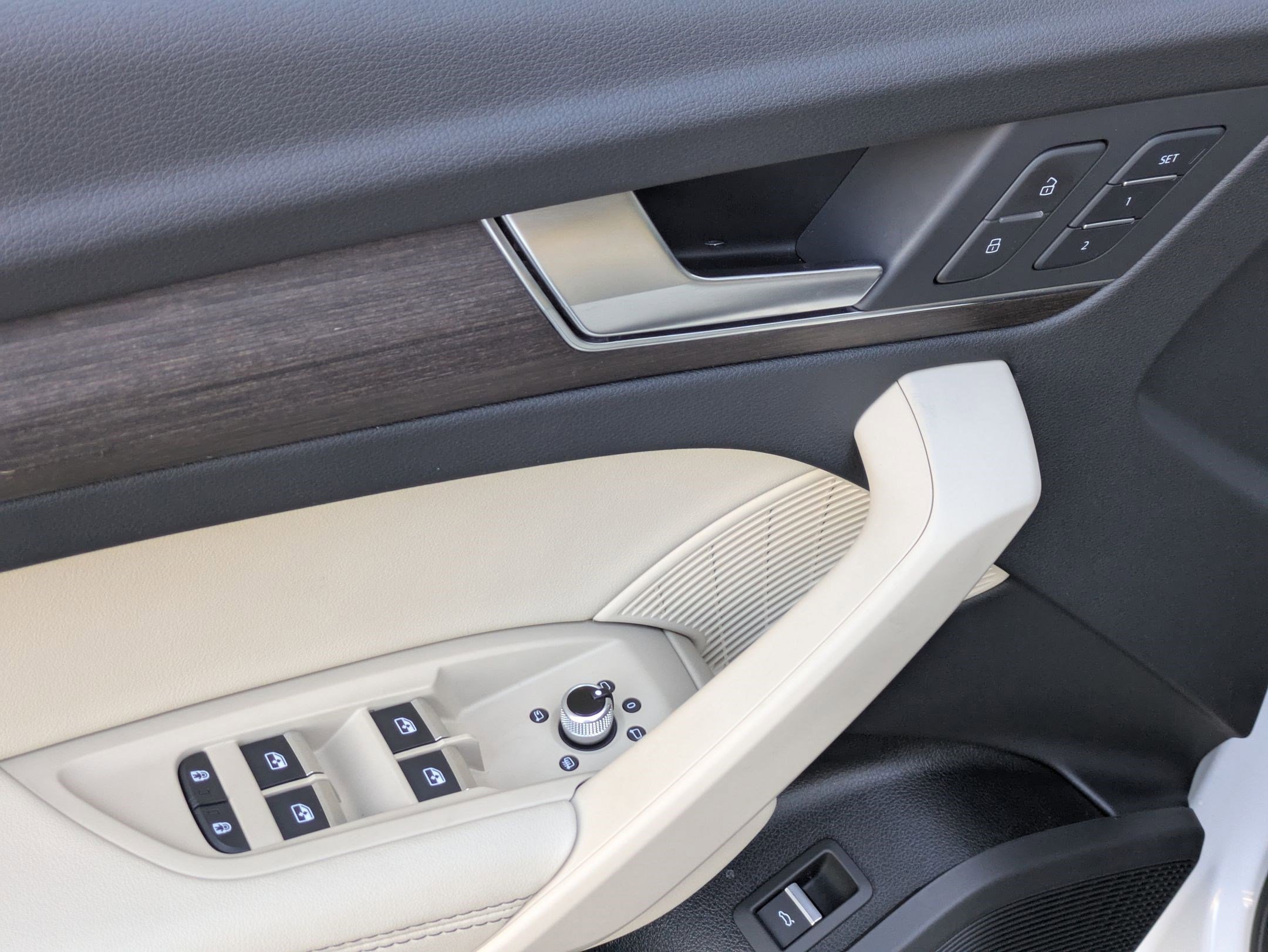 Used 2025 Audi Q5 2.0T Premium Plus w/ Premium Plus Package image 11