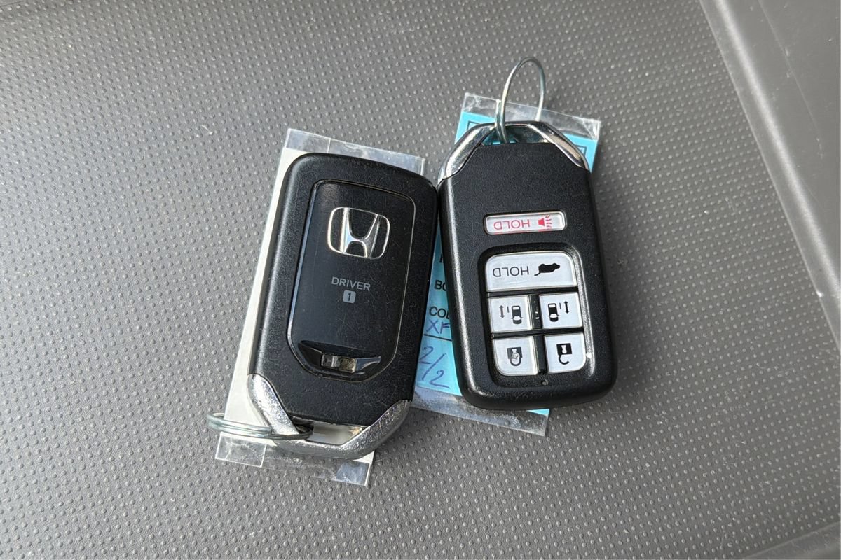 Used 2015 Honda Odyssey Touring Elite image 38