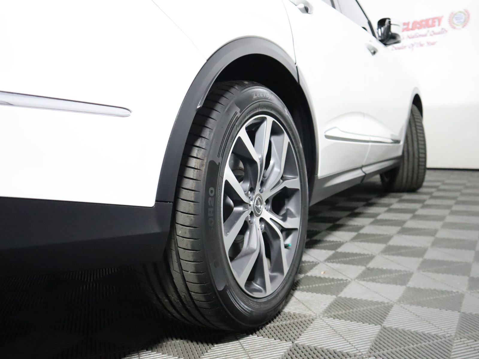 Used 2023 Acura MDX SH-AWD w/ Technology Package image 12