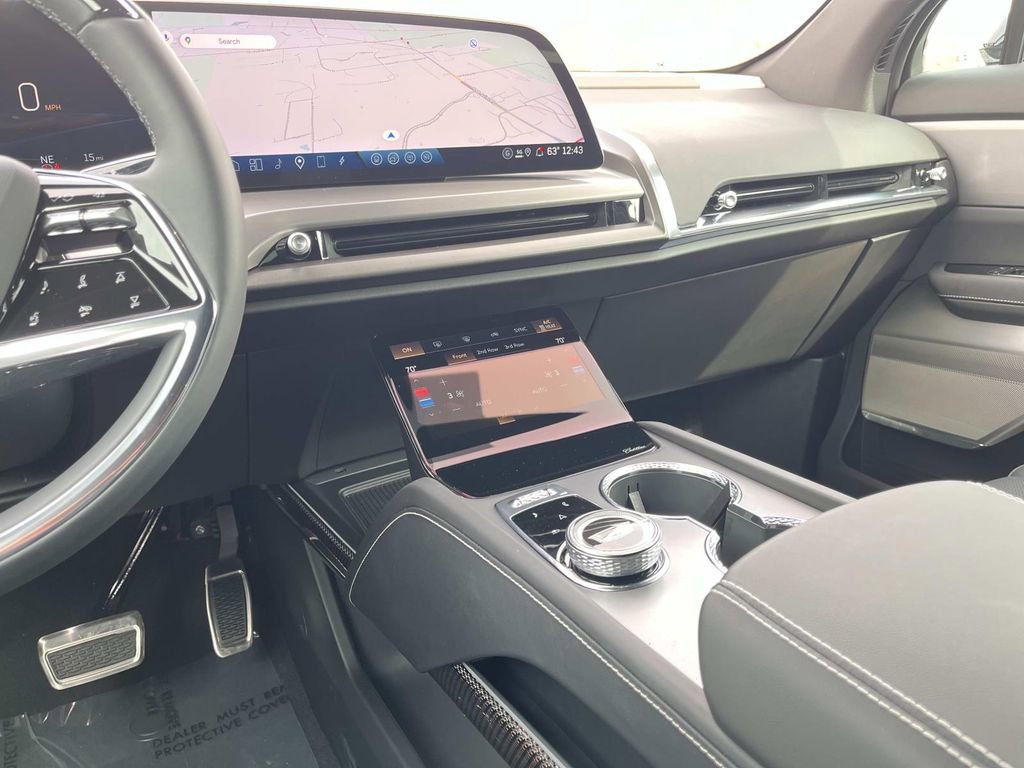 New 2026 Cadillac Vistiq Luxury image 15