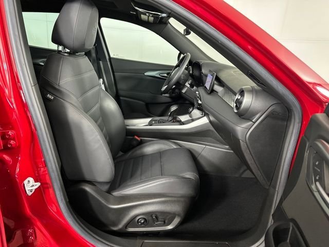 Used 2024 Alfa Romeo Tonale Ti w/ Premium Interior Package AWD/4WD image 28