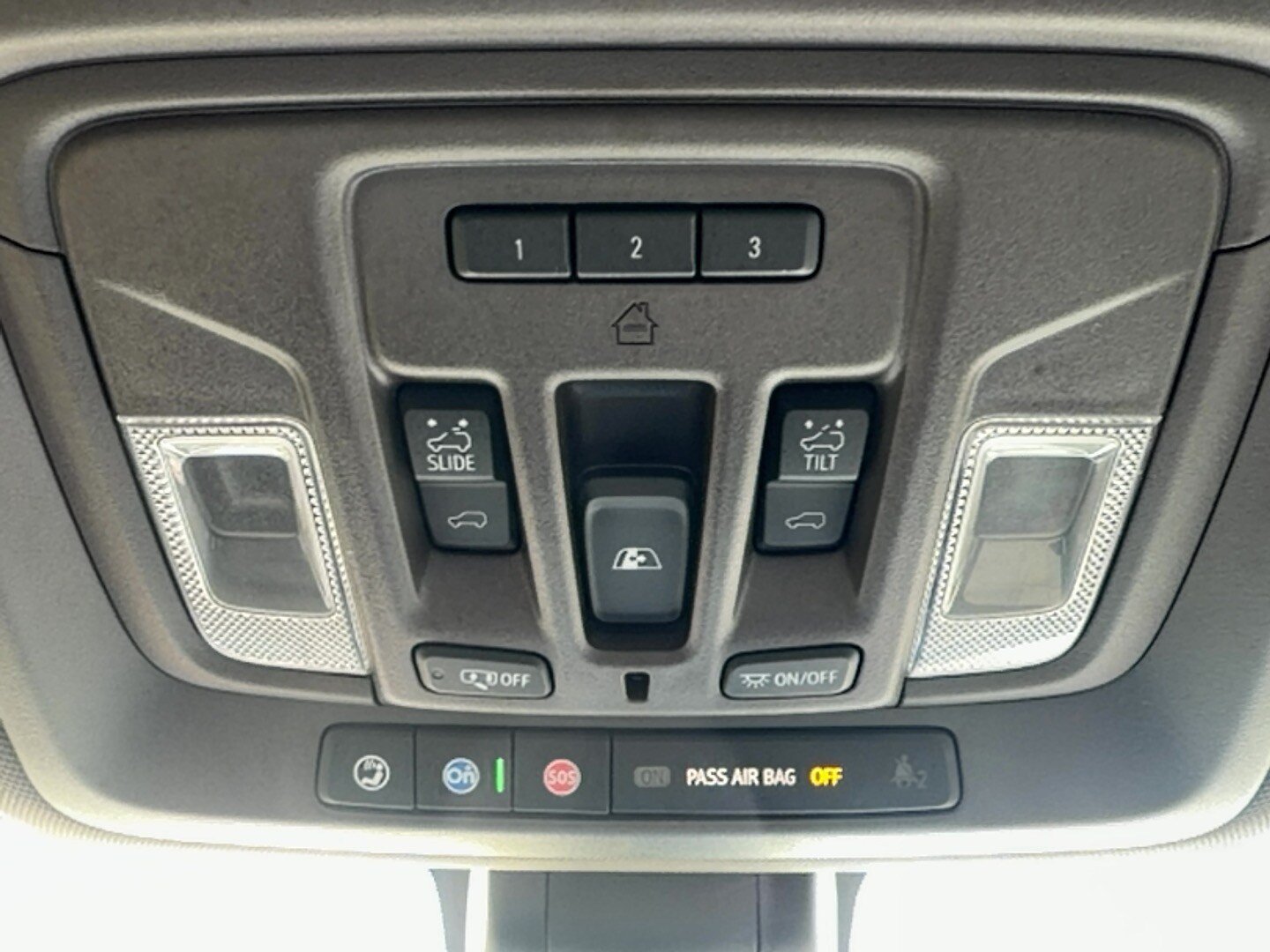 Used 2019 Chevrolet Silverado 1500 LTZ w/ LTZ Plus Package AWD/4WD image 12