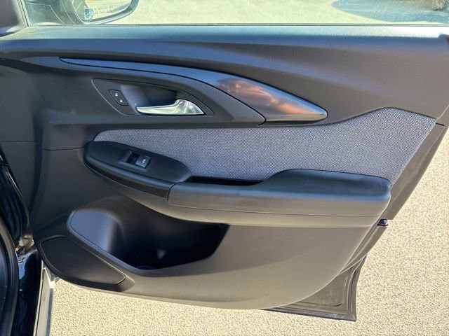 Used 2023 Chevrolet TrailBlazer LT w/ Convenience Package image 39