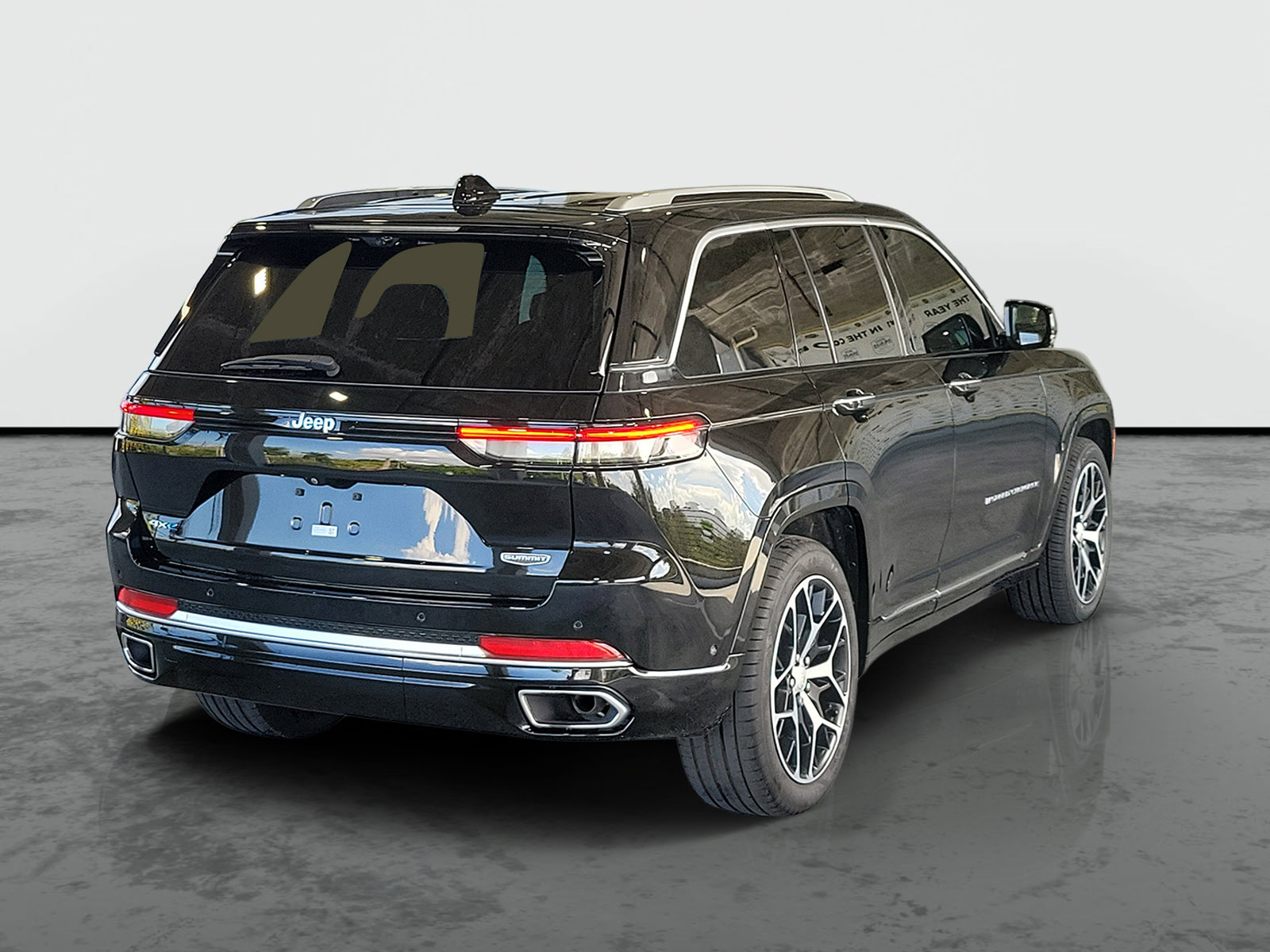 Certified 2022 Jeep Grand Cherokee Summit AWD/4WD image 2
