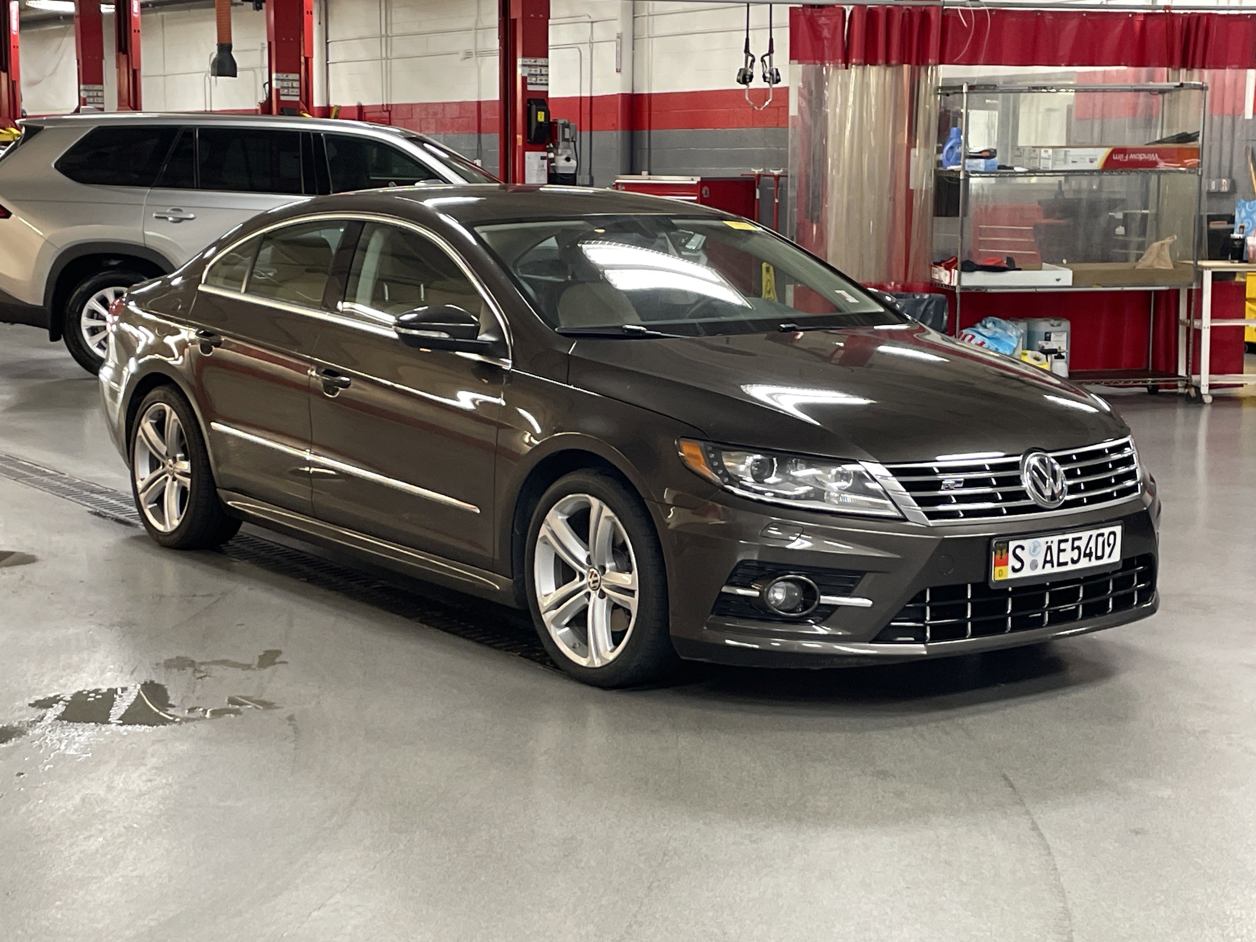 Used 2016 Volkswagen CC Trend FWD image 2