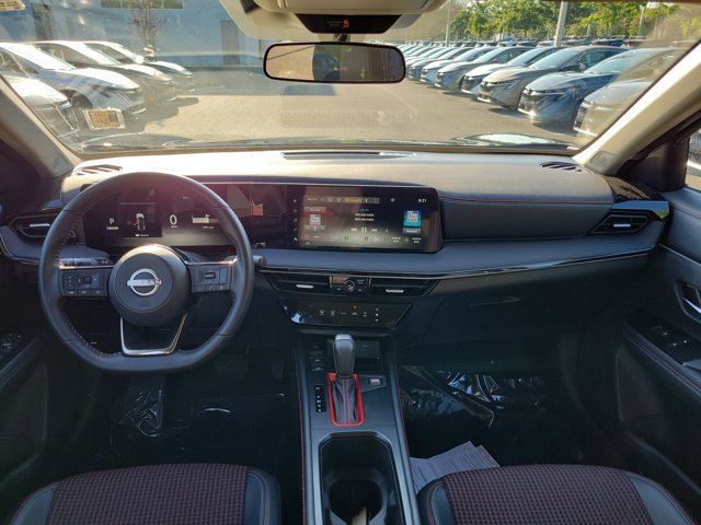 Used 2025 Nissan Kicks SR AWD/4WD image 10