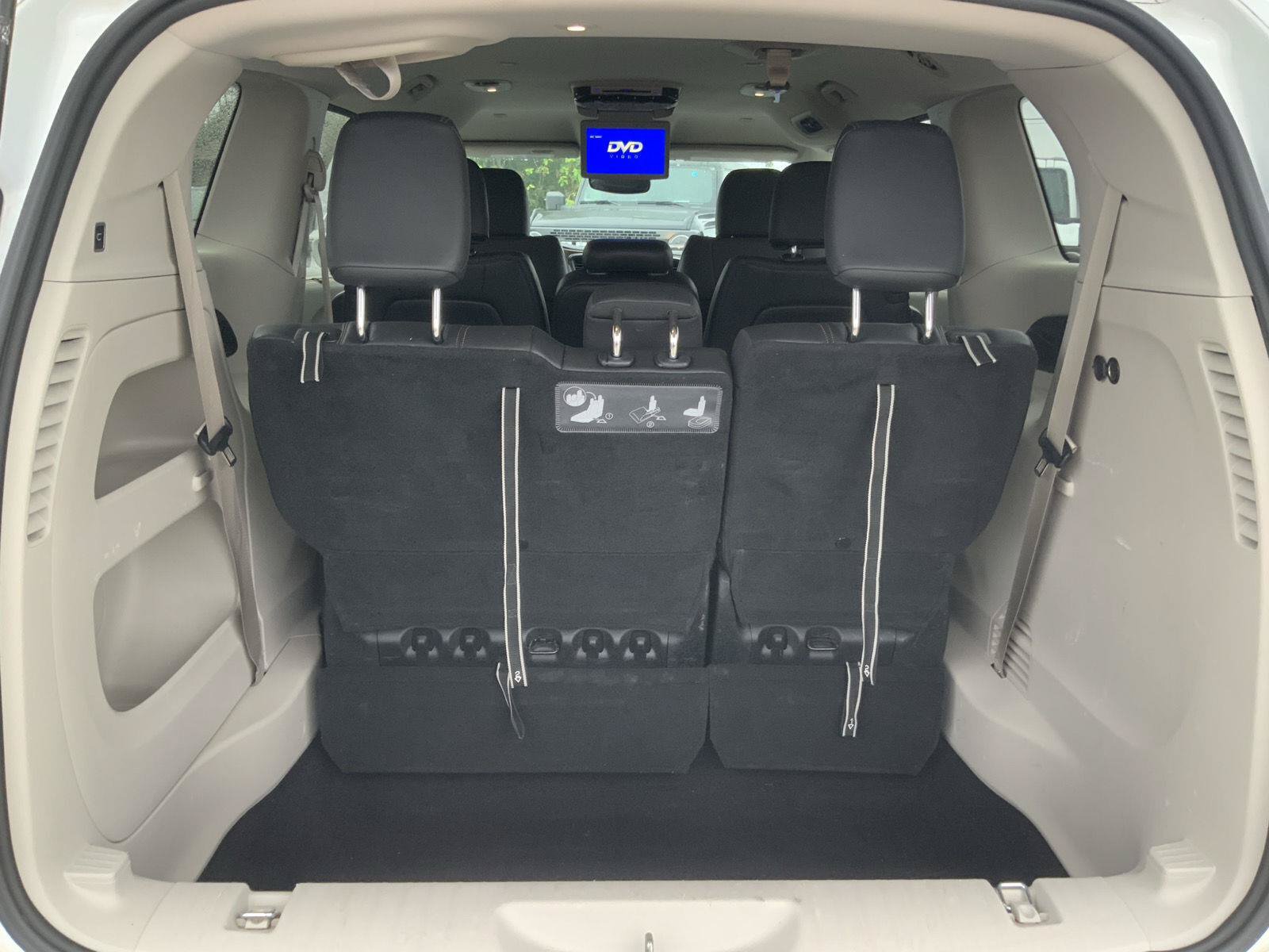 Used 2017 Chrysler Pacifica Touring-L FWD image 10