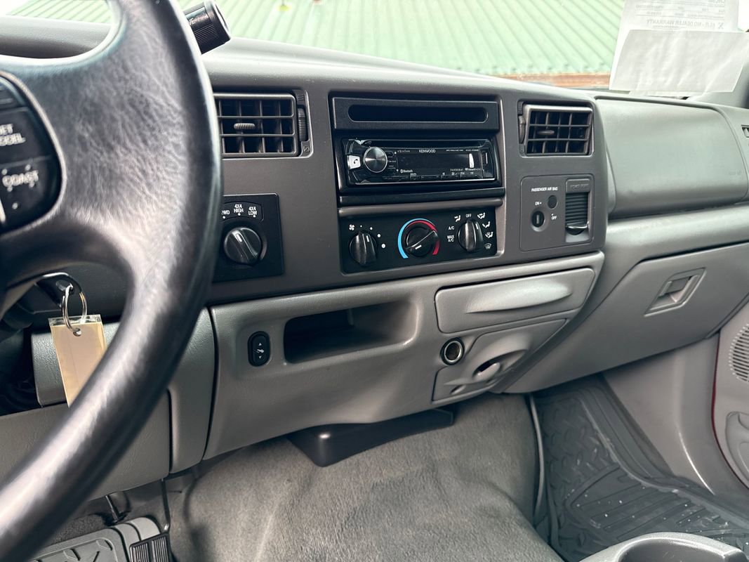 Used 2002 Ford F250 XLT AWD/4WD image 26