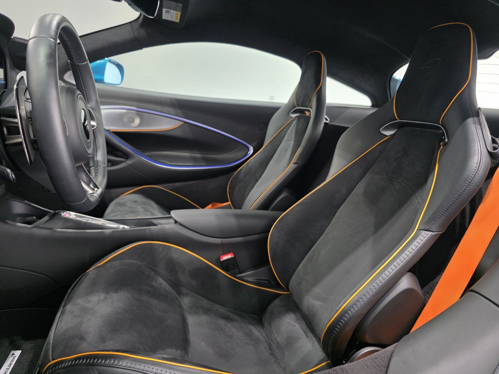 Used 2023 McLaren Artura RWD image 7