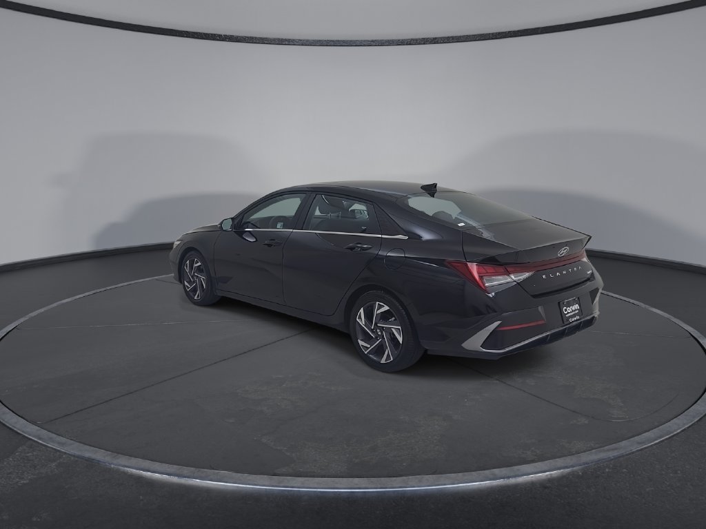 Used 2025 Hyundai Elantra Limited FWD image 12