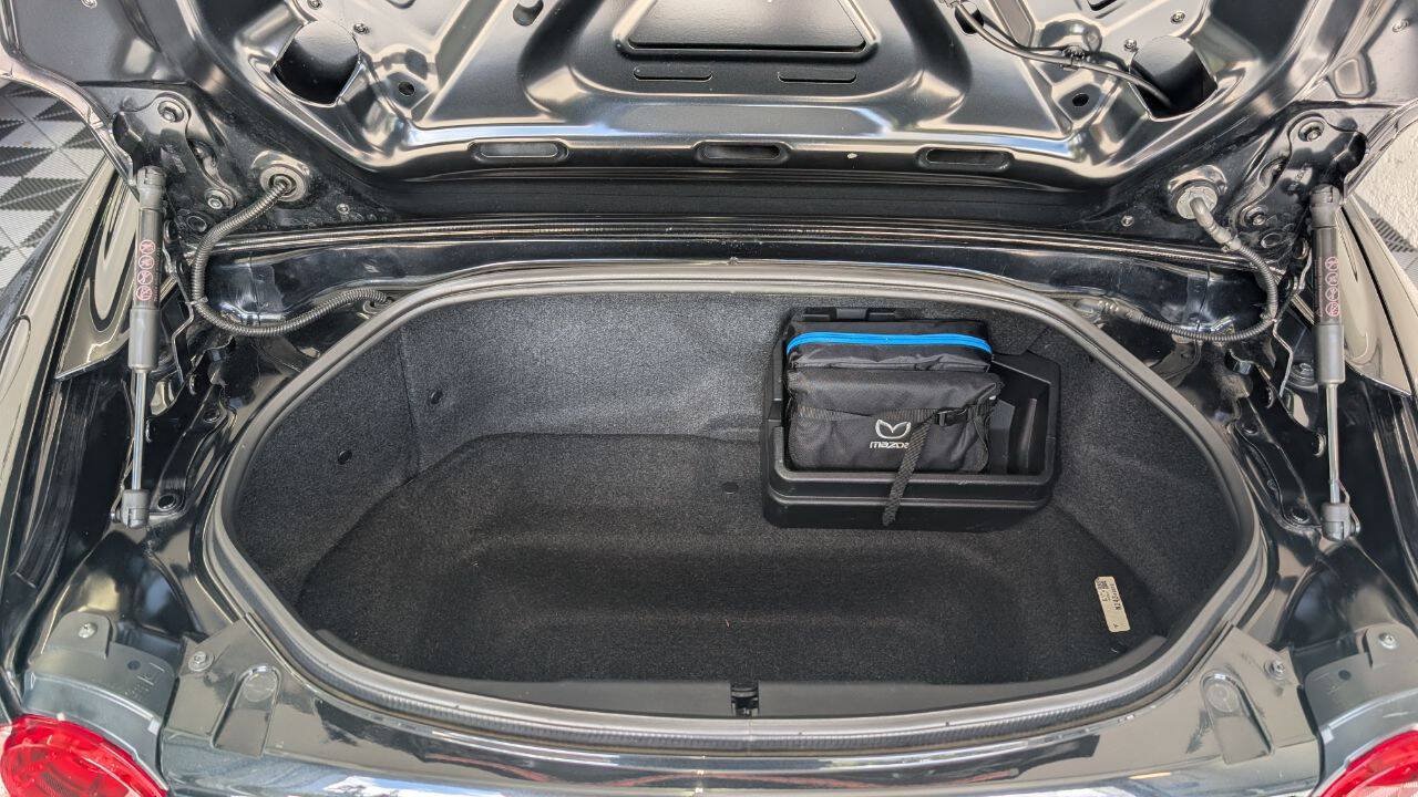 Used 2022 MAZDA MX-5 Miata RF Grand Touring RWD image 24