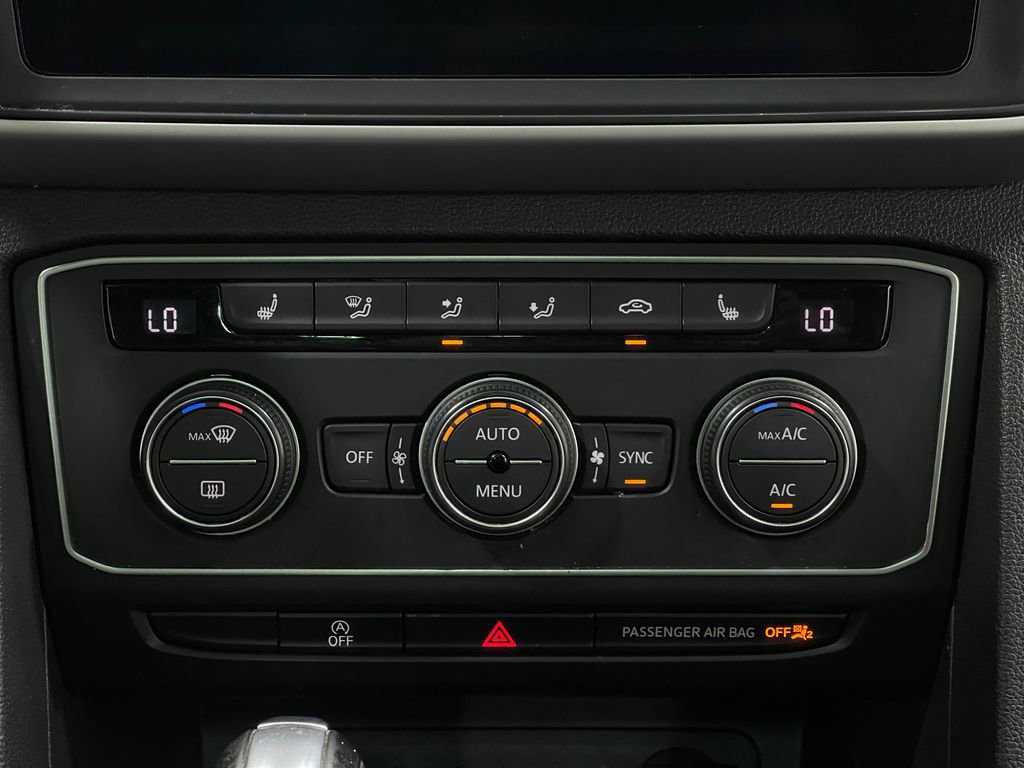 Used 2021 Volkswagen Atlas Cross Sport SE w/ Panoramic Sunroof Package image 24