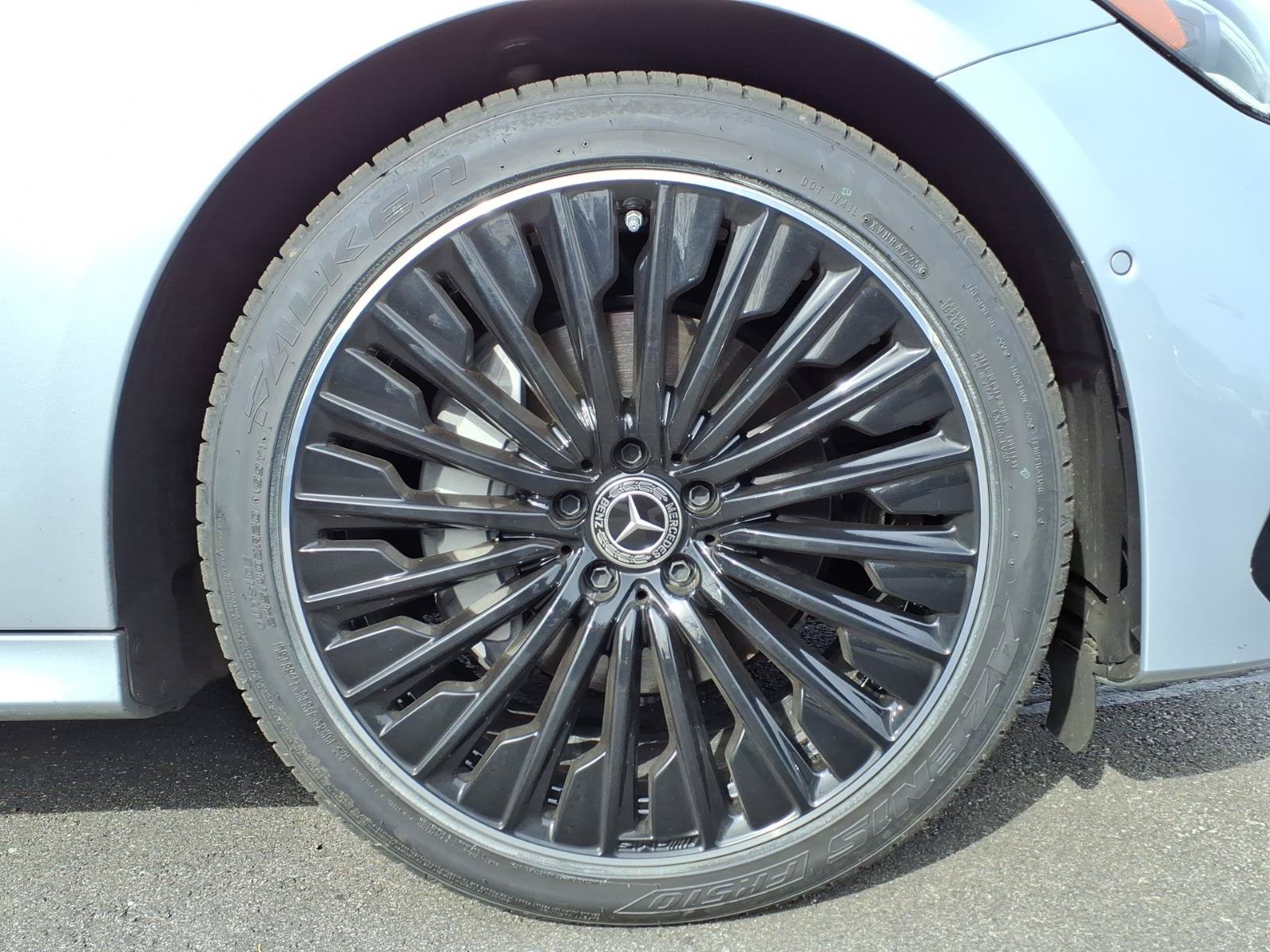 Used 2024 Mercedes-Benz E 350 4MATIC Sedan image 9