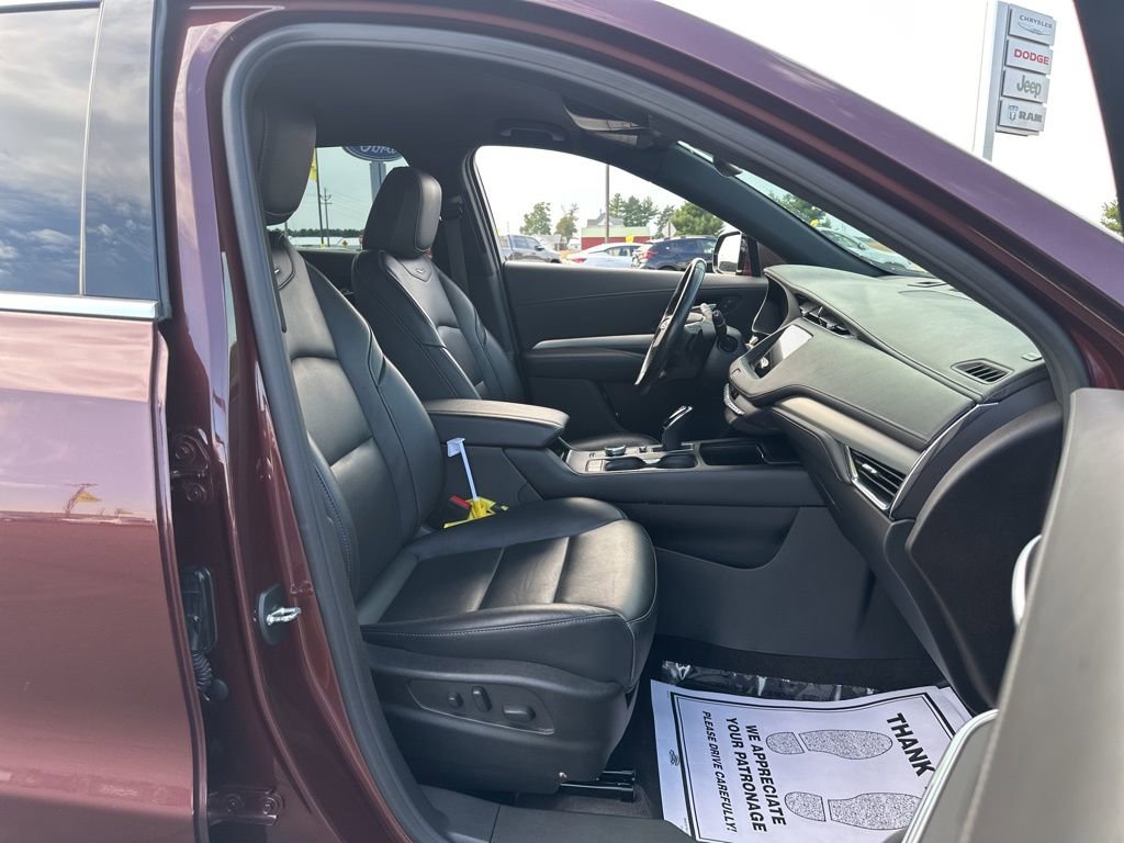 Used 2023 Cadillac XT4 Premium Luxury w/ Cold Weather Package image 26