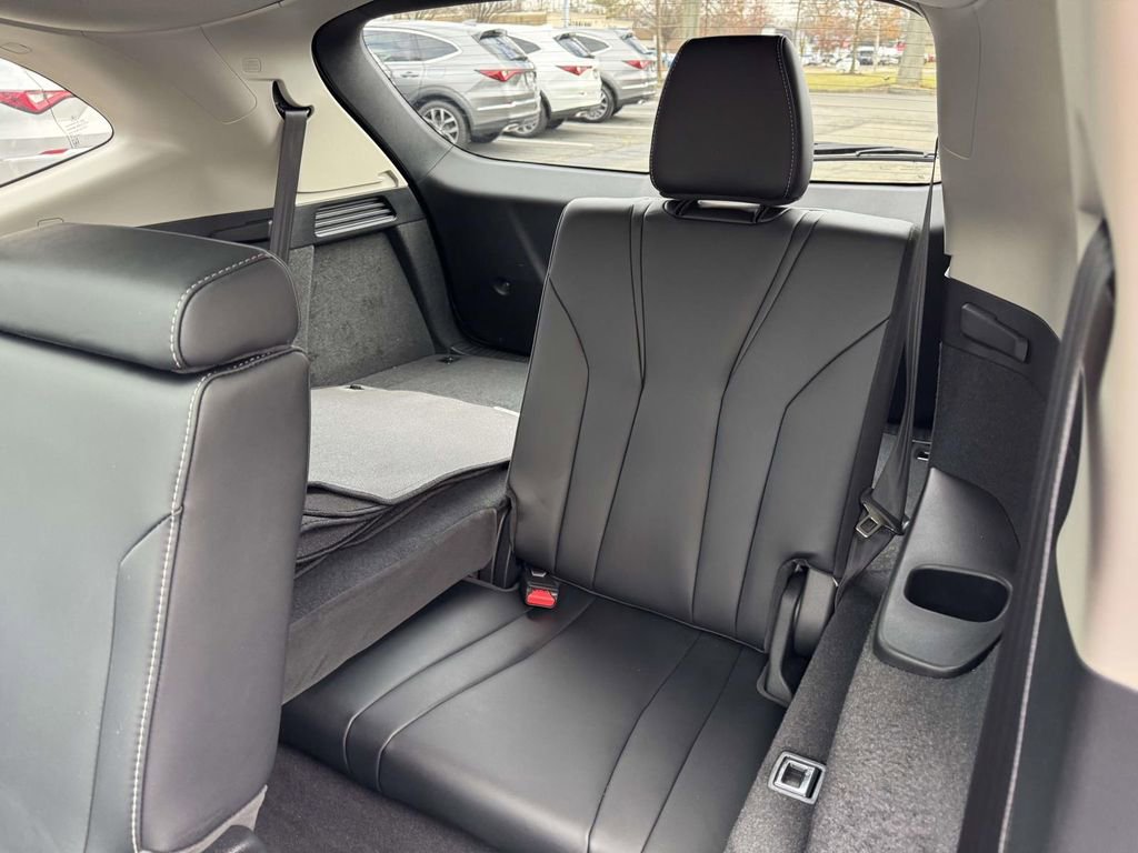 Certified 2023 Acura MDX SH-AWD w/ Technology Package image 11