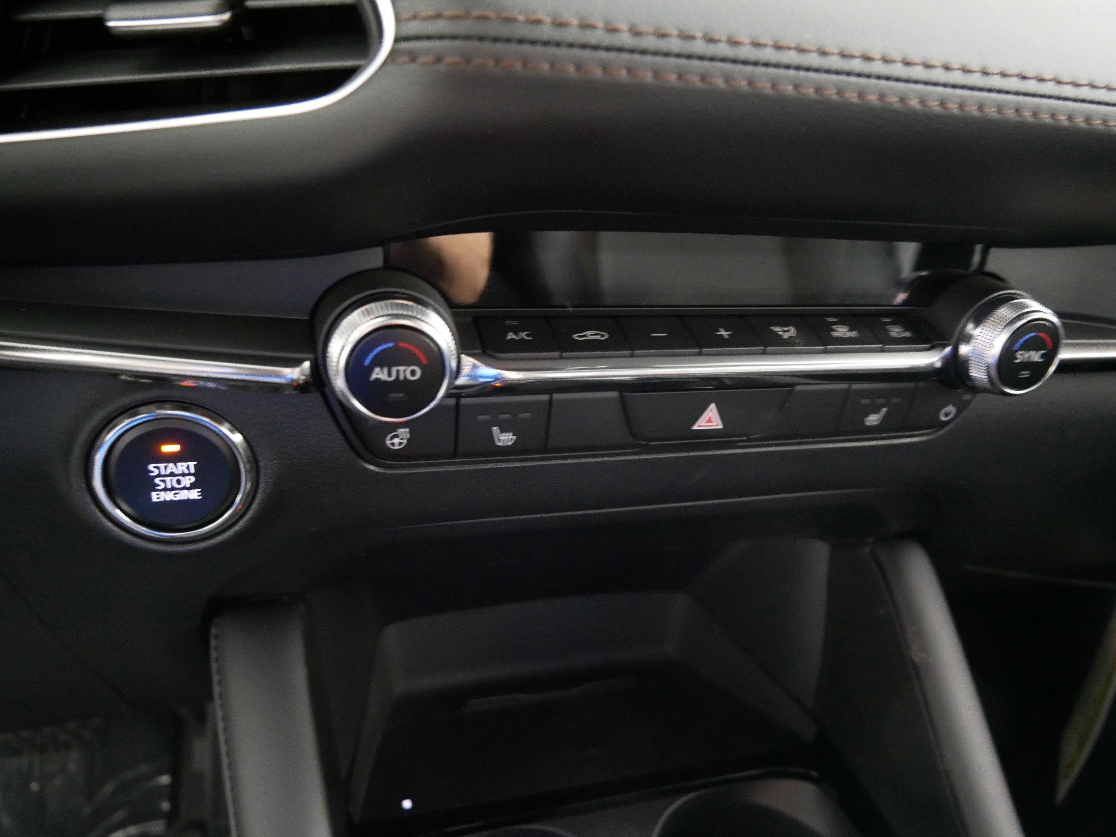 New 2026 MAZDA MAZDA3 Hatchback w/Premium Plus Pkg image 7