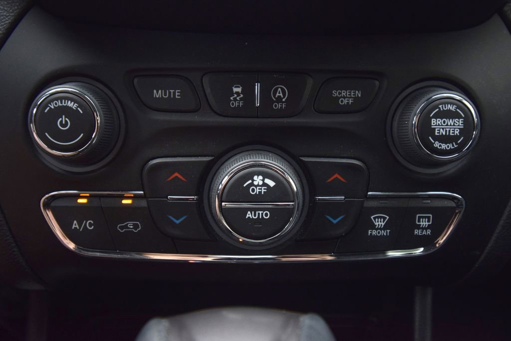 Used 2022 Jeep Cherokee Latitude Lux AWD/4WD image 31