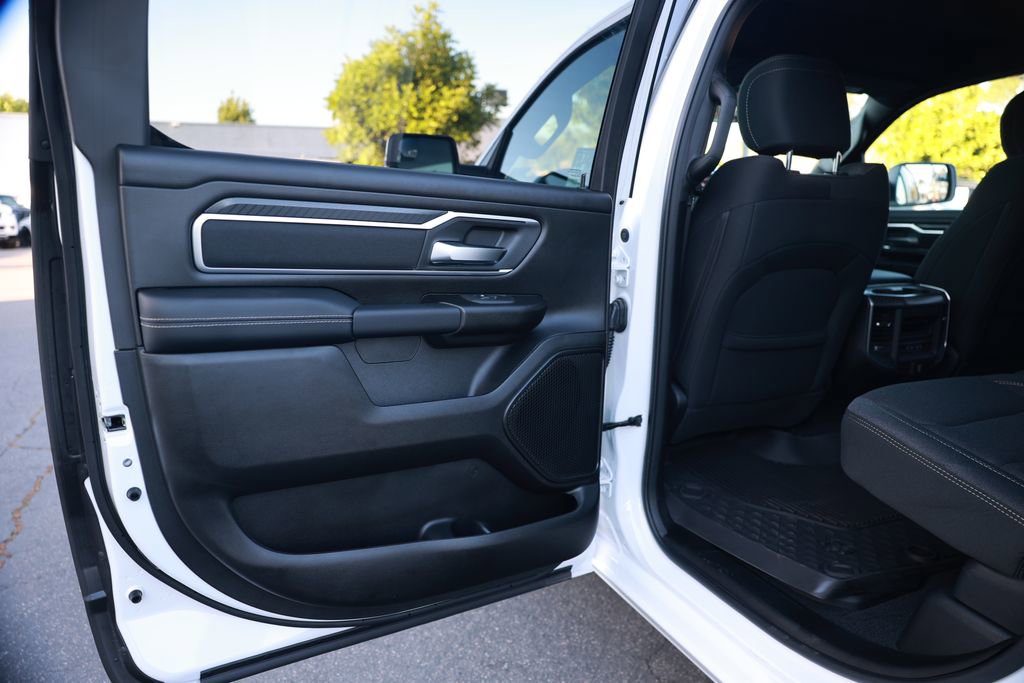 New 2026 RAM 1500 4x4 Crew Cab image 31