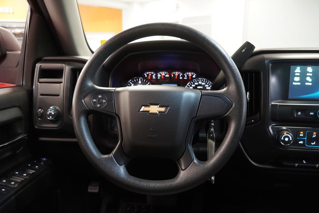 Used 2017 Chevrolet Silverado 1500 Custom w/ Custom Convenience Package AWD/4WD image 17