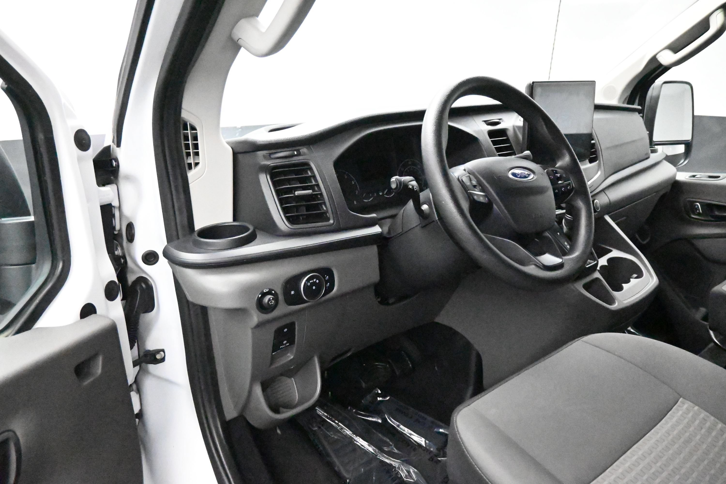 Used 2022 Ford Transit 350 XLT RWD image 12