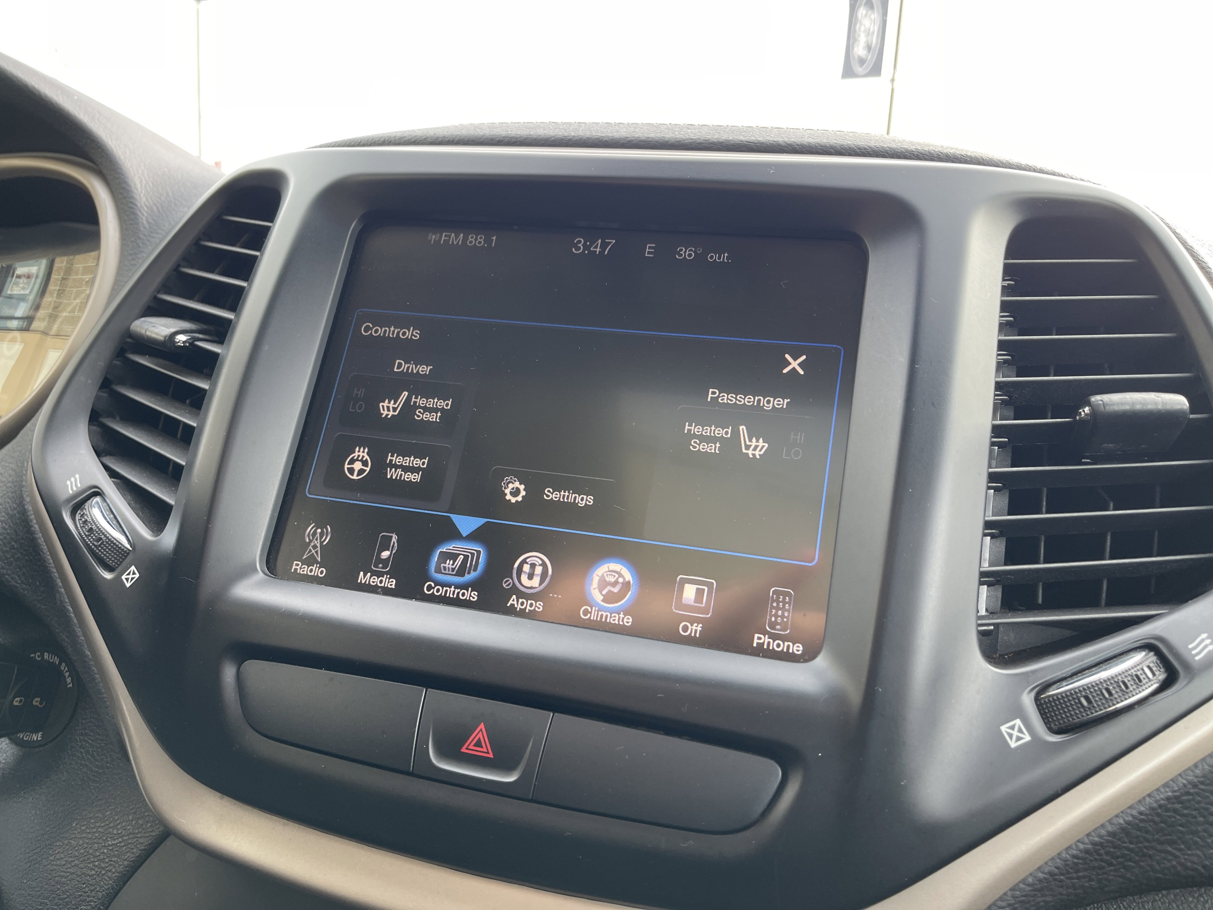 Used 2016 Jeep Cherokee 75th Anniversary image 18