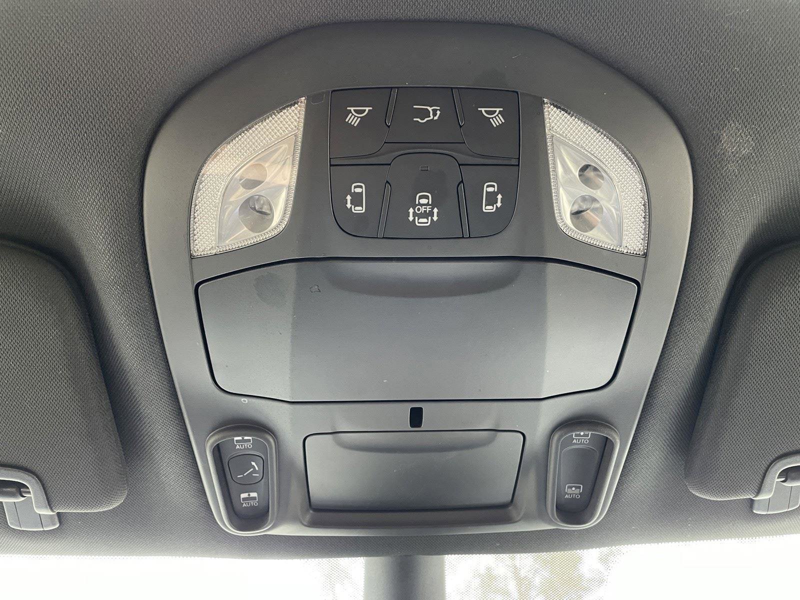 Certified 2025 Chrysler Pacifica Limited image 29