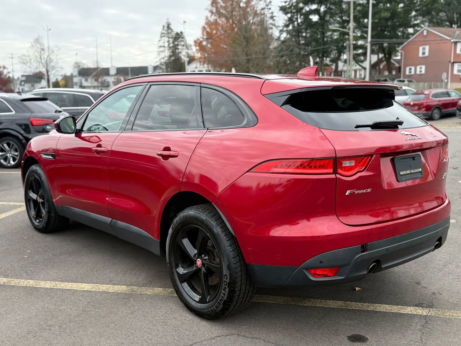 Used 2019 Jaguar F-PACE Premium image 5