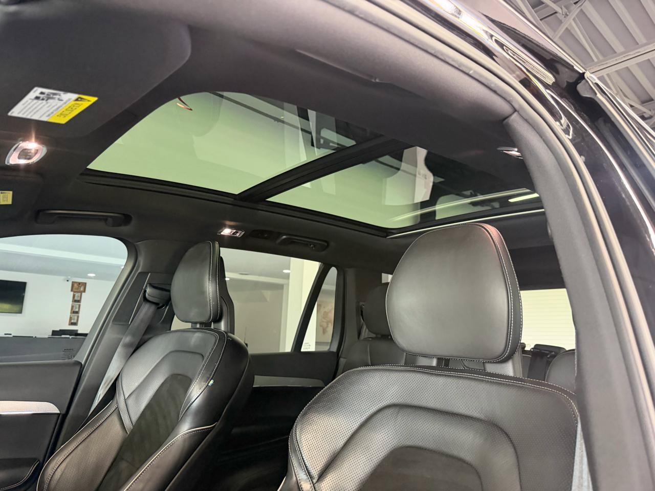 Used 2017 Volvo XC90 T5 R-Design w/ Vision Package FWD image 13