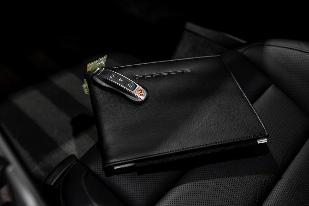 Used 2024 Porsche 911 Carrera GTS w/ Premium Package image 44