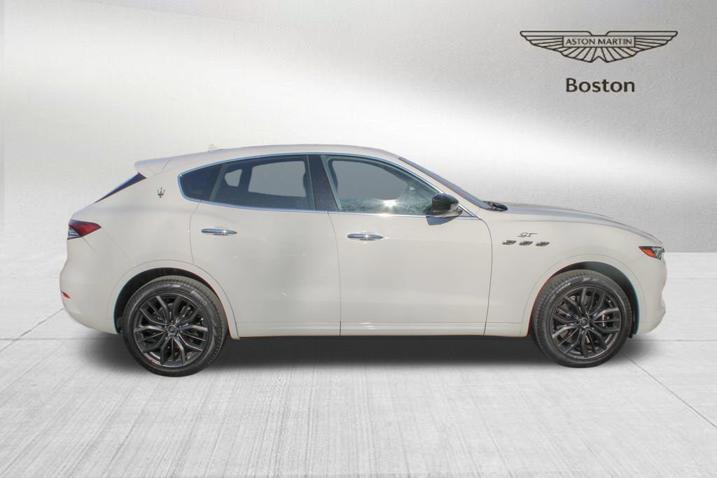 Used 2024 Maserati Levante GT Ultima image 6