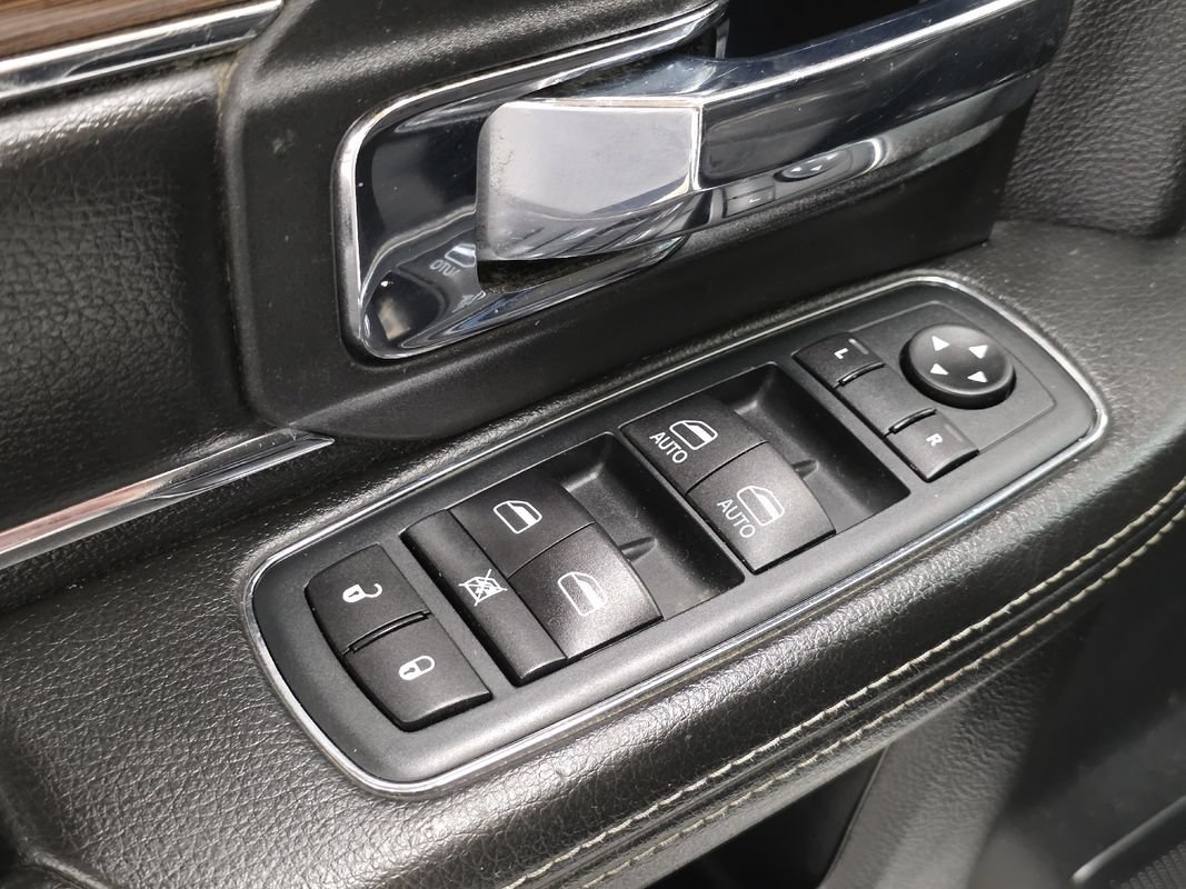 Used 2014 RAM 3500 Laramie AWD/4WD image 26