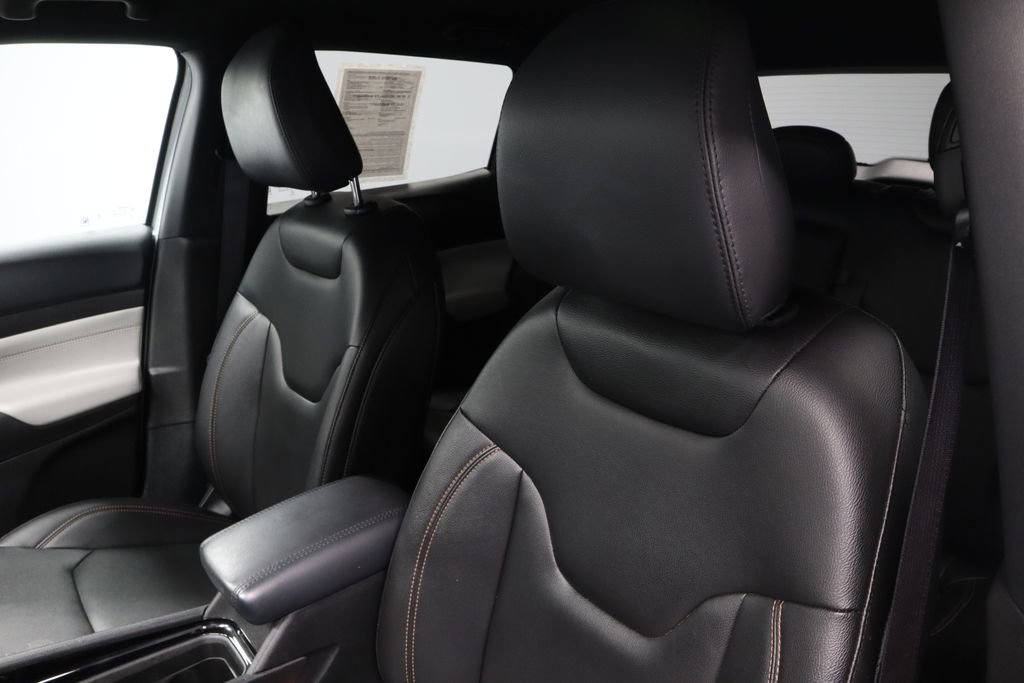 Used 2024 Jeep Compass Limited image 26