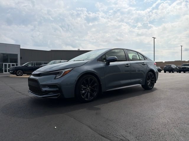 Certified 2023 Toyota Corolla SE AWD/4WD image 3