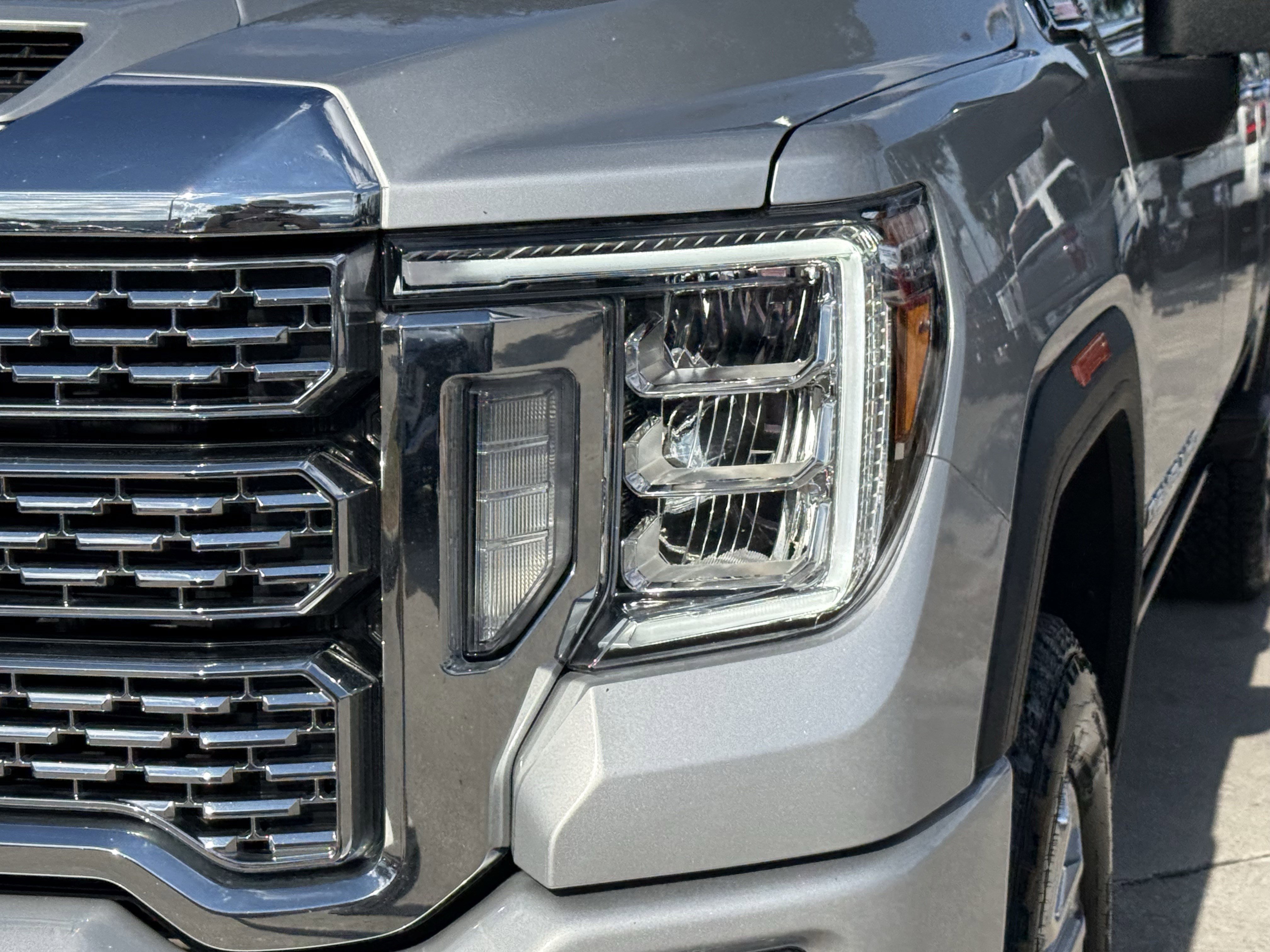 Used 2023 GMC Sierra 2500 Denali w/ Denali Ultimate Package image 11