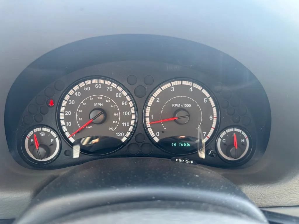 Used 2007 Jeep Liberty Sport AWD/4WD image 16