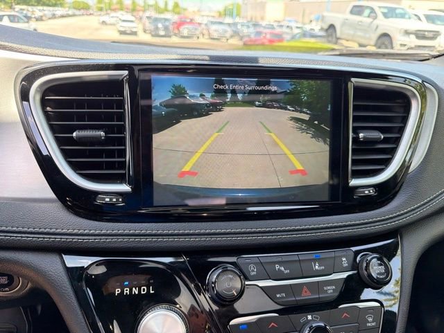Used 2023 Chrysler Pacifica Limited w/ Uconnect Theater Family Group AWD/4WD image 27