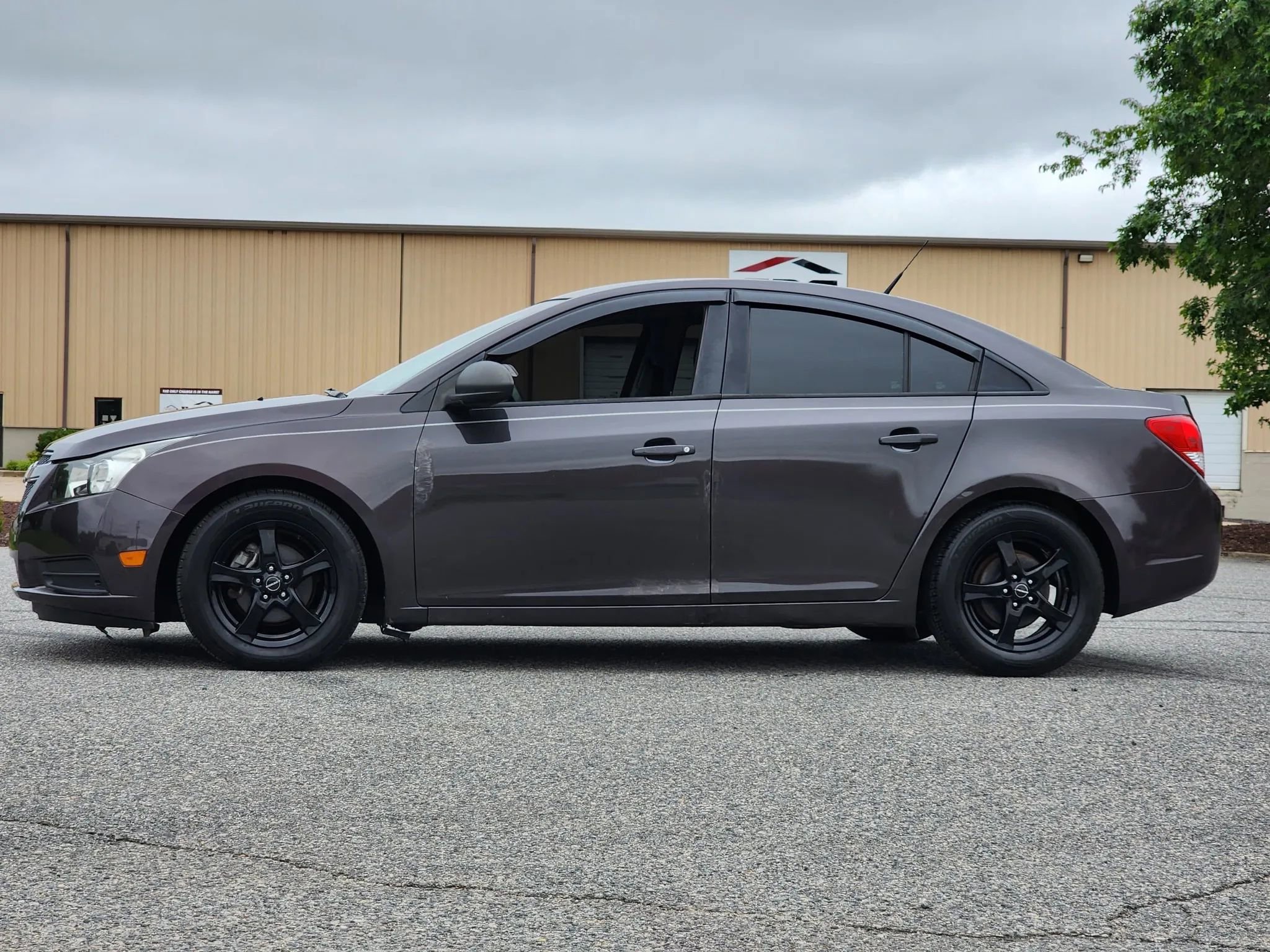 Used 2014 Chevrolet Cruze LS image 5