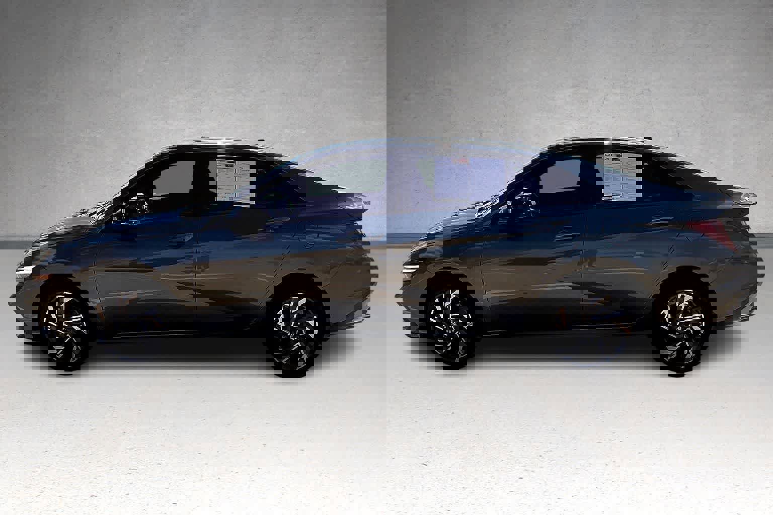 Used 2025 Hyundai Elantra Sport image 3