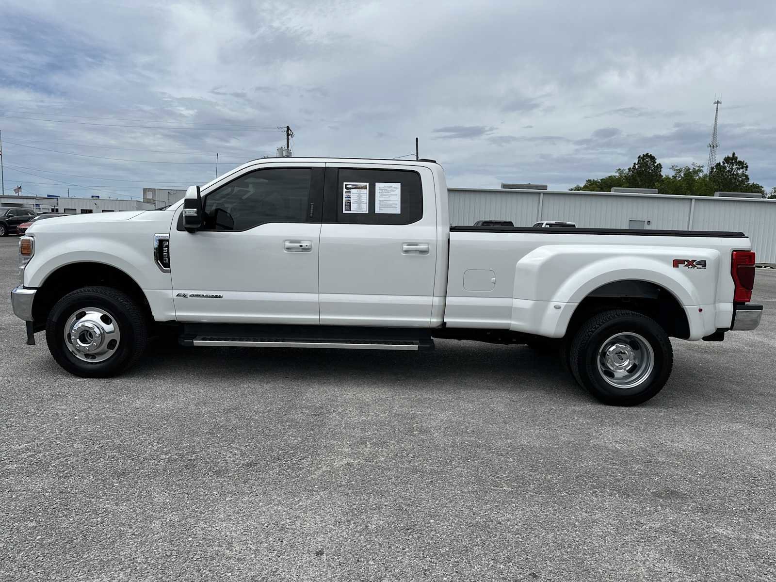Used 2022 Ford F350 Lariat w/ Lariat Ultimate Package image 5