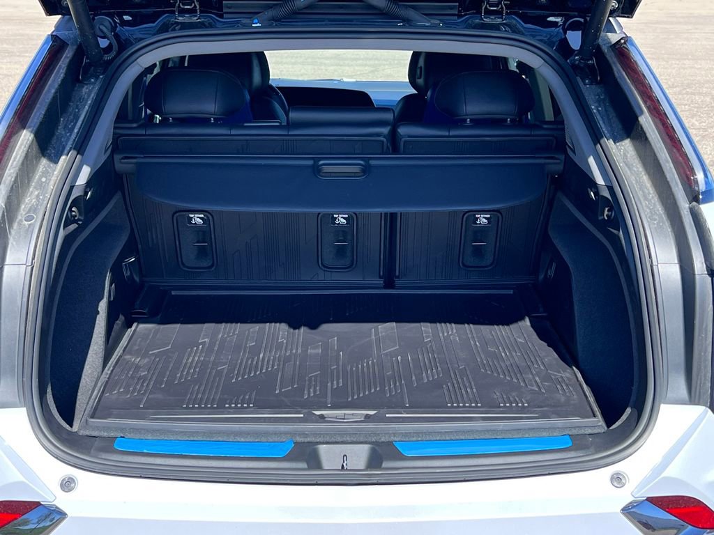 New 2026 Cadillac Optiq V AWD/4WD image 32