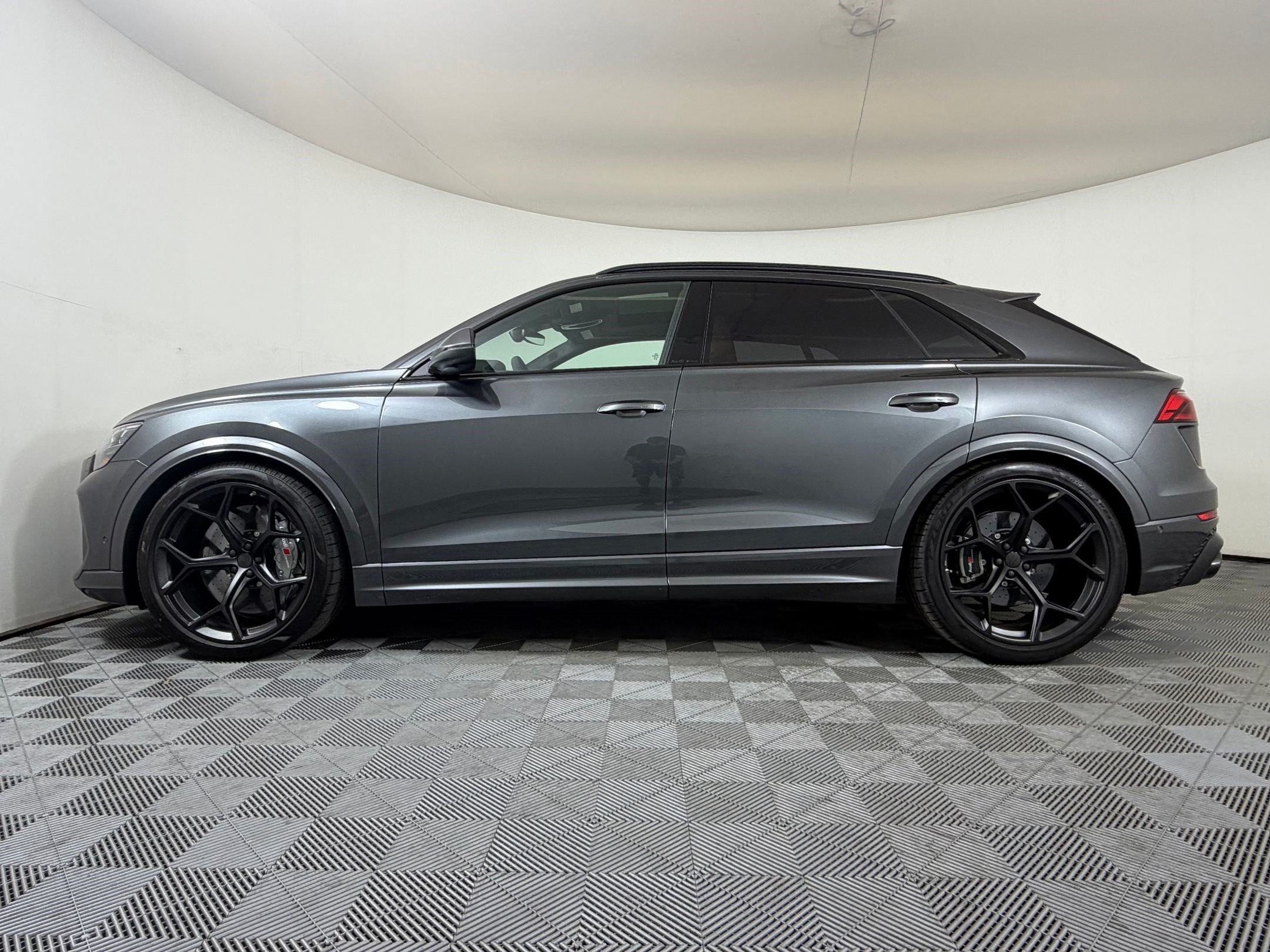 New 2027 Audi RS Q8 performance AWD/4WD image 2
