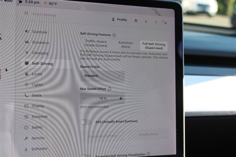 Used 2022 Tesla Model Y Long Range AWD/4WD image 15