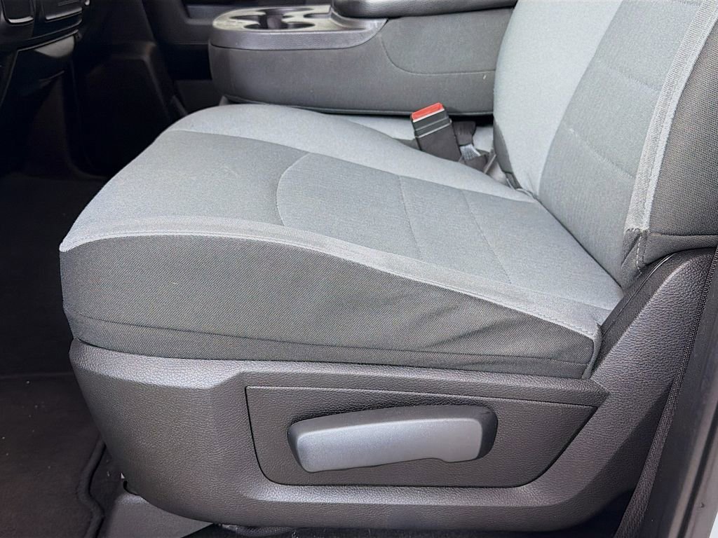 Used 2022 RAM 1500 Classic SLT image 21