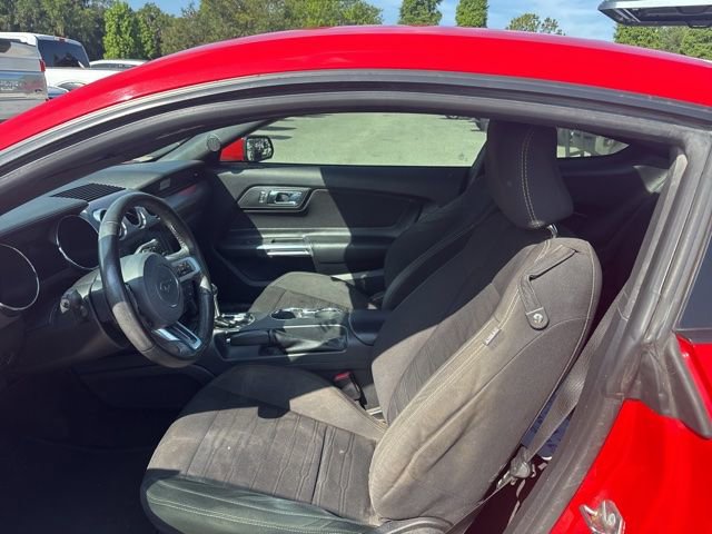 Used 2017 Ford Mustang Coupe RWD image 9