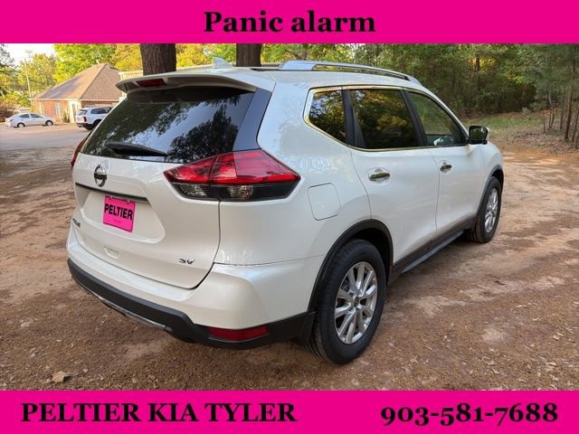 Used 2017 Nissan Rogue SV w/ SV Premium Package image 13