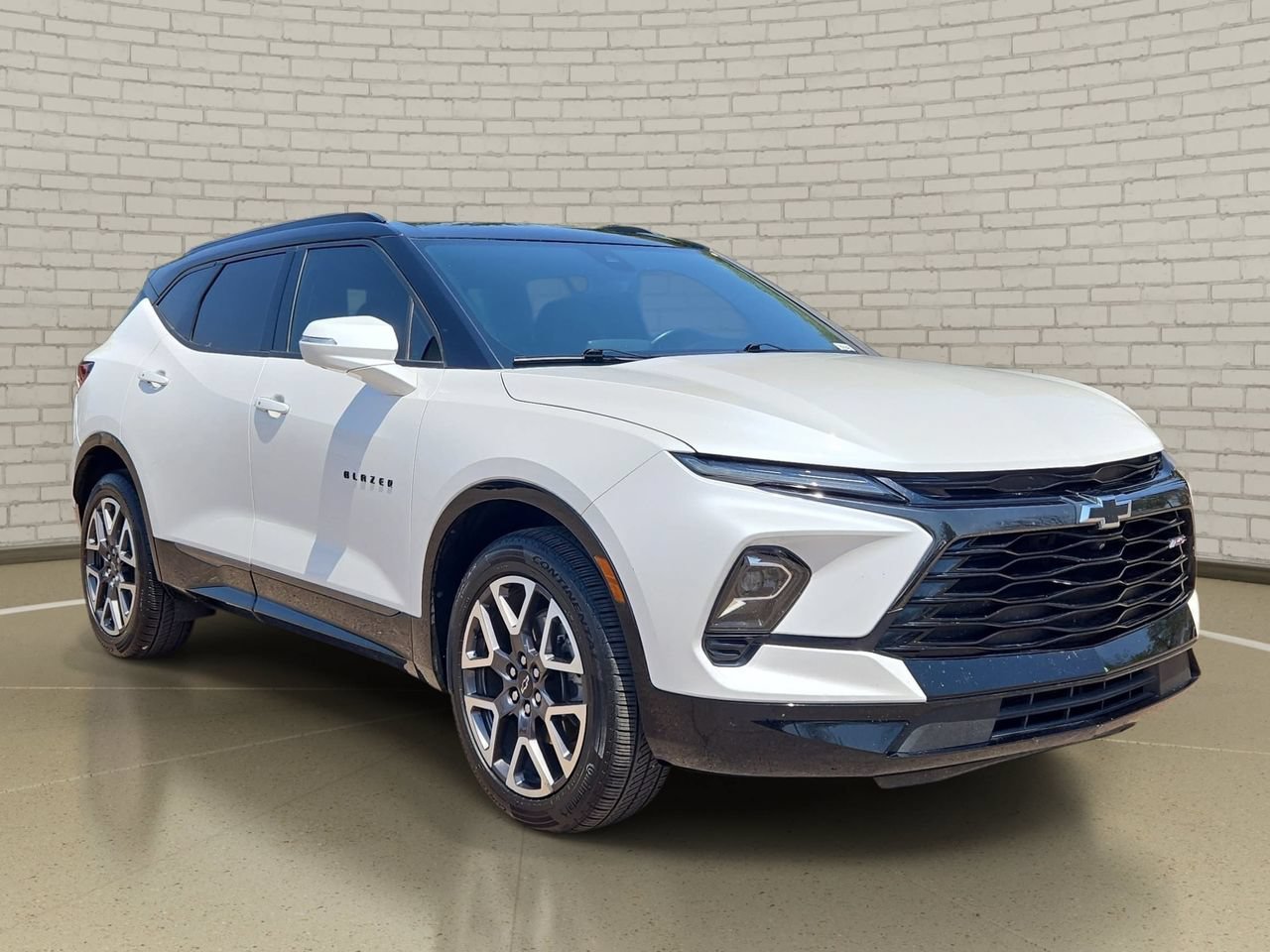 Used 2024 Chevrolet Blazer RS w/ Driver Confidence II Package AWD/4WD image 3