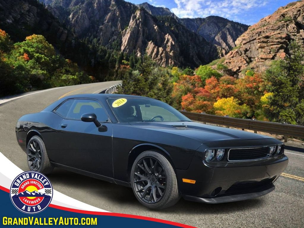 Used 2014 Dodge Challenger SXT w/ Sport Appearance Package RWD video 1