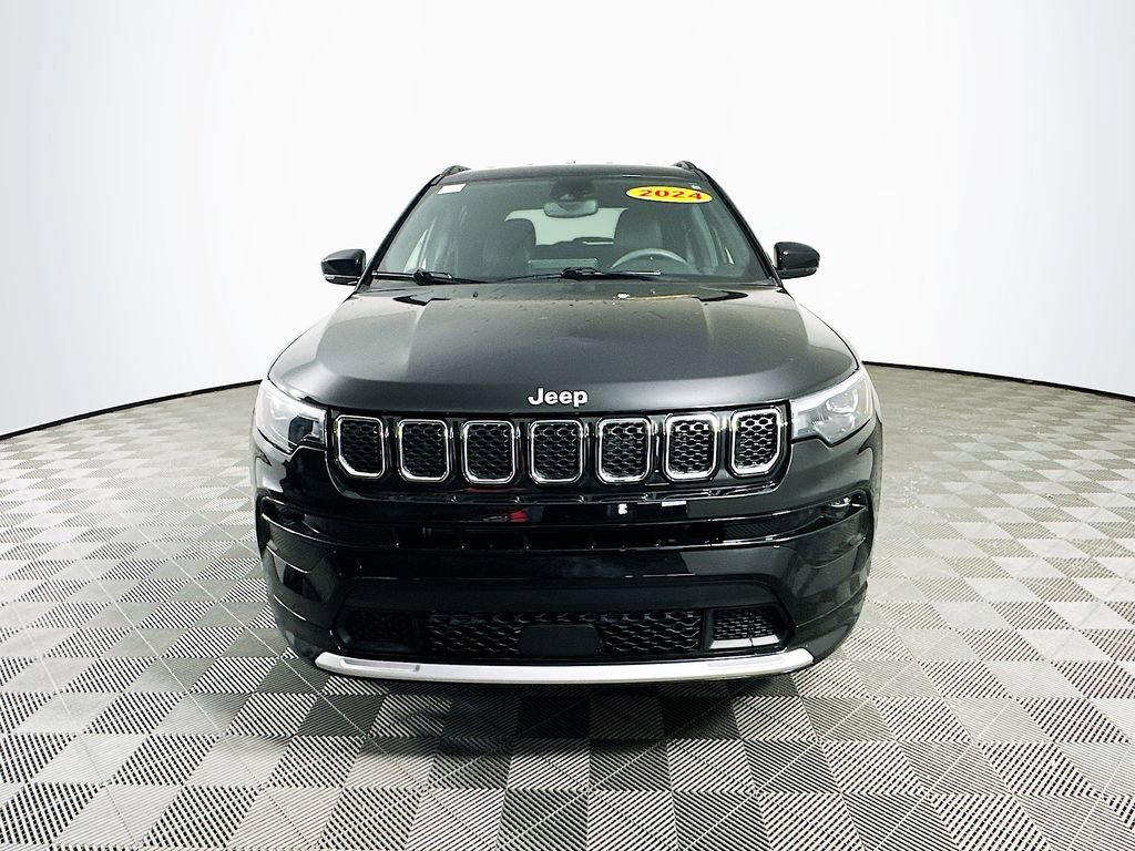 Used 2024 Jeep Compass Limited w/ Elite Group image 4